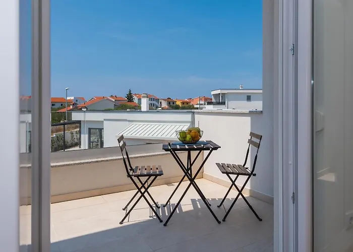 House Lumina - Outdoor Swimming Pool, 4 Bedrooms, Wifi Villa *