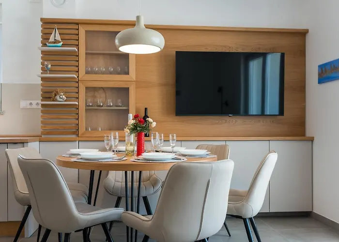 Villa House Lumina - Outdoor Swimming Pool, 4 Bedrooms, Wifi Jadrija