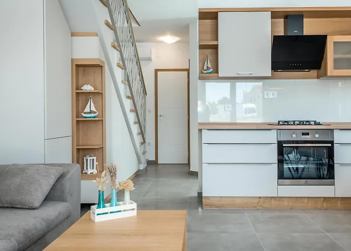 House Lumina - Outdoor Swimming Pool, 4 Bedrooms, Wifi Jadrija