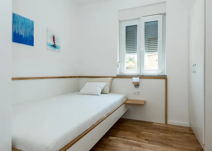 House Lumina - Outdoor Swimming Pool, 4 Bedrooms, Wifi Villa