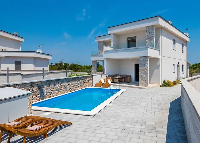 Villa House Lumina - Outdoor Swimming Pool, 4 Bedrooms, Wifi Jadrija